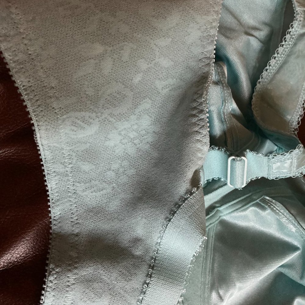 NWT Playtex Wirefree Bra 40D Seafoam - Picture 8 of 13